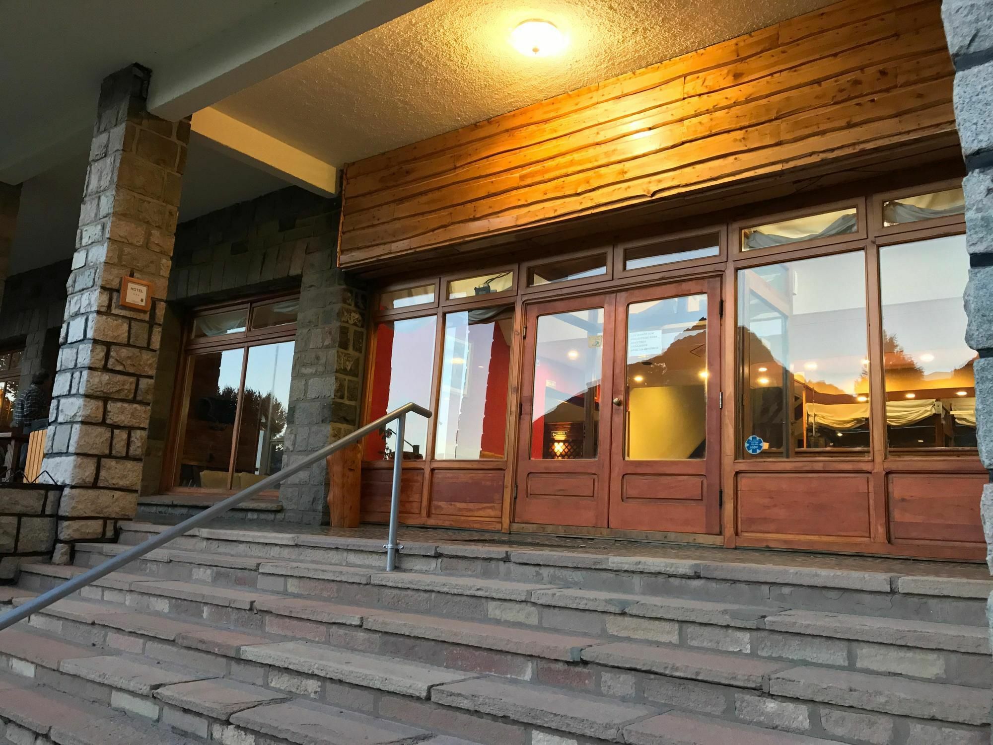 Hotel Alun Nehuen San Carlos de Bariloche Exterior foto